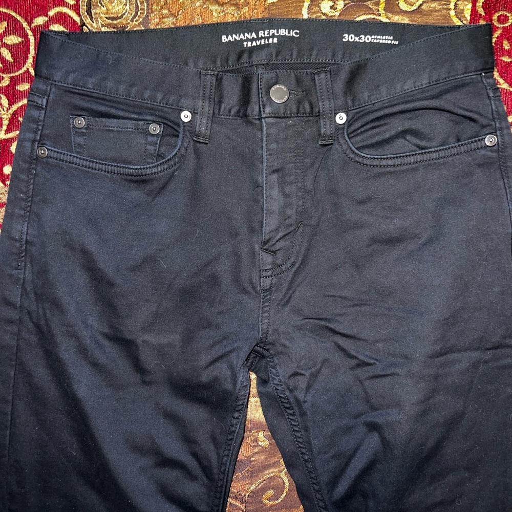 Banana Republic ‘The Traveler’ Athletic Tapered Fit Men’s Chinos in Black